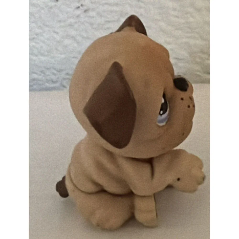Authentic Littlest Pet Shop LPS BULLDOG Tan Raised Paw with Blue Eyes